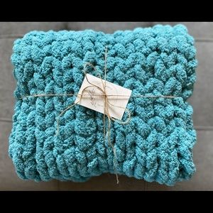 Teal chunky knit baby blanket